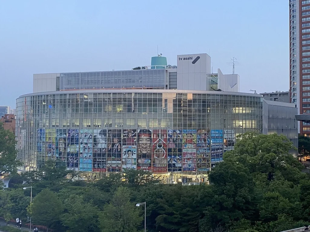 東京都港区にあるテレビ朝日本社ビル