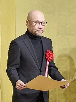 漫画家の井上雄彦の写真