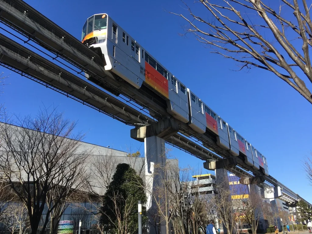 立川で撮影された多摩モノレールの写真