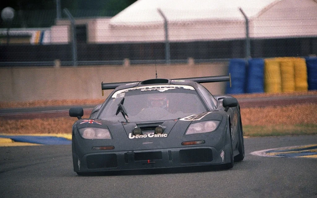 1995年ル・マン24時間レースで優勝した59号車のマクラーレンF1 GTR