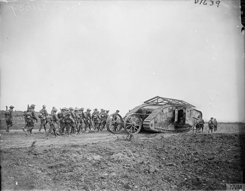 ソンムの戦いで行動するイギリス軍のマークI戦車