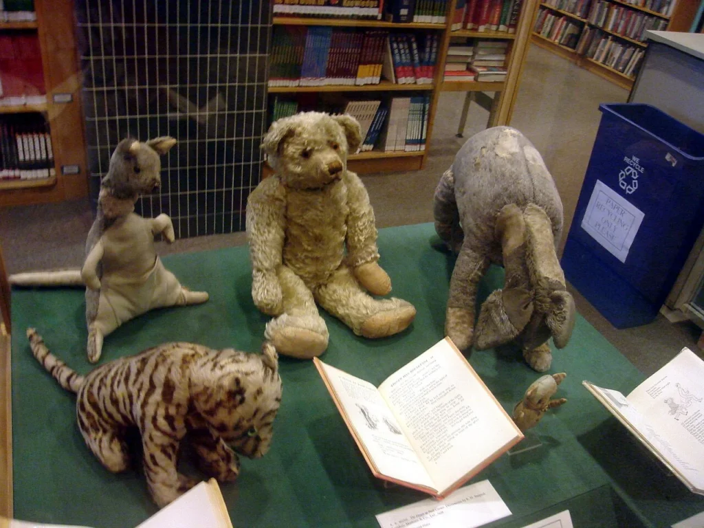 クマのプーさんの登場人物のモデルになったぬいぐるみ