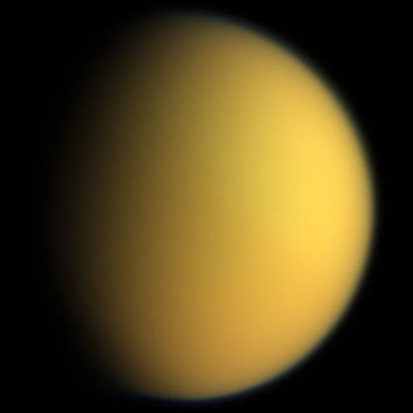 カッシーニ探査機が撮影した土星の衛星タイタン