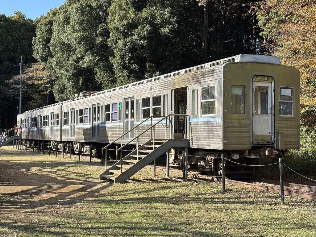 佐倉草ぶえの丘に保存されている都営地下鉄6000形6145・6146の写真