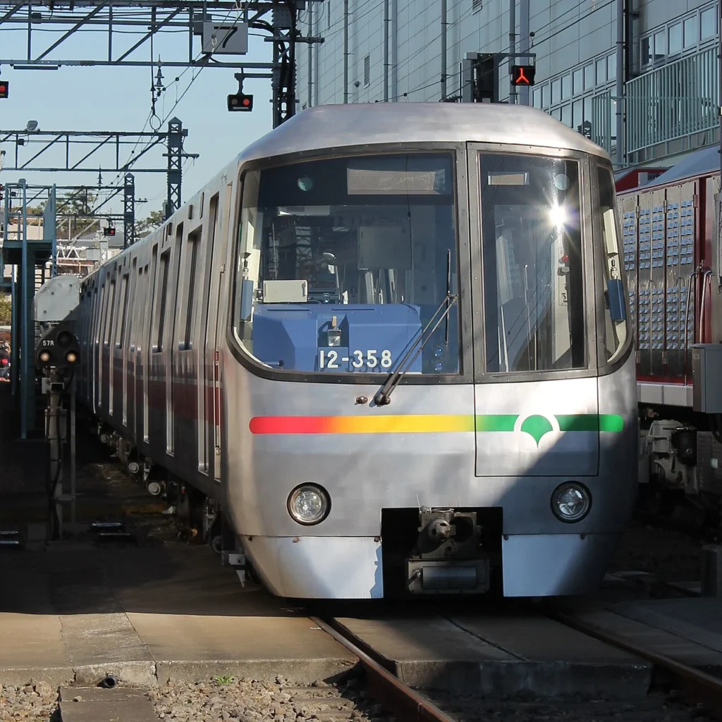 都営地下鉄大江戸線の12-000形電車