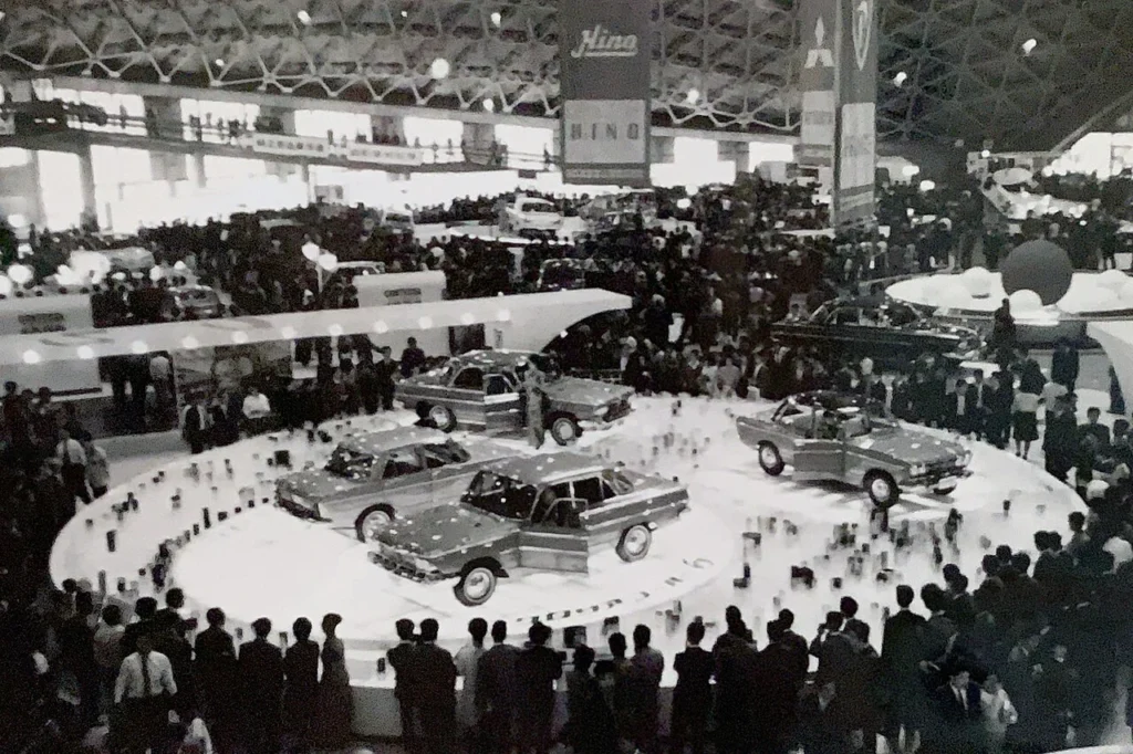 1960年代の東京モーターショー会場を写した写真