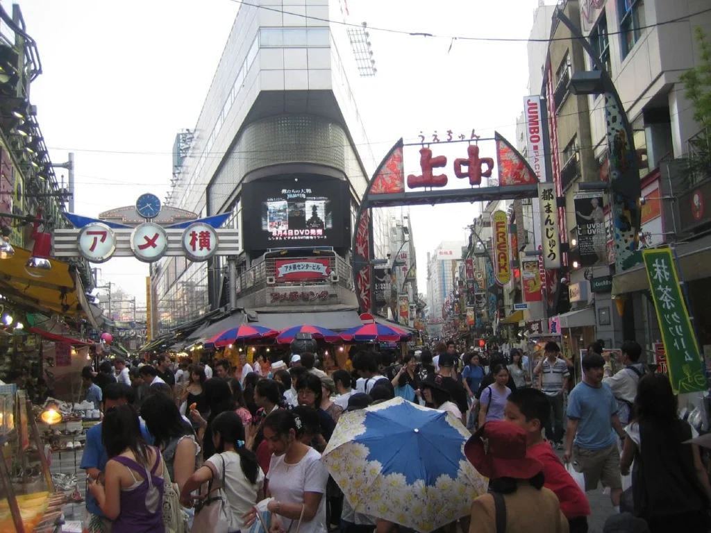 東京・上野のアメヤ横丁