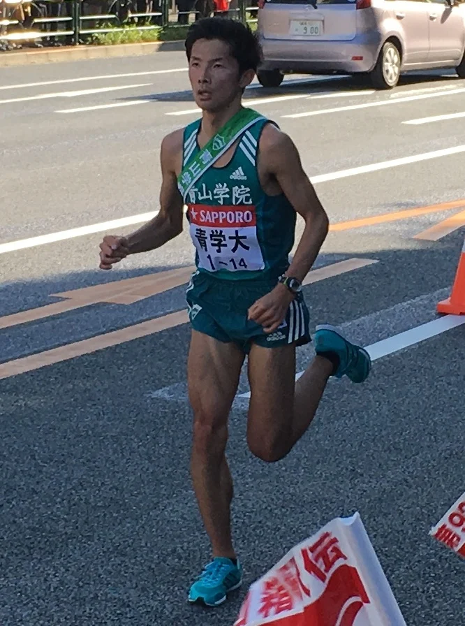 第92回箱根駅伝の10区を走る渡辺利典選手