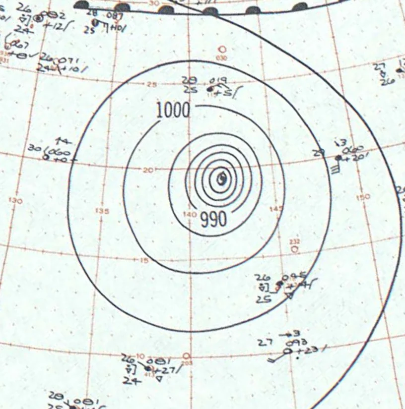 1959年9月23日の伊勢湾台風を示す地上天気解析図