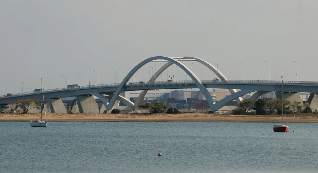 福岡市の海の中道大橋を撮影した写真