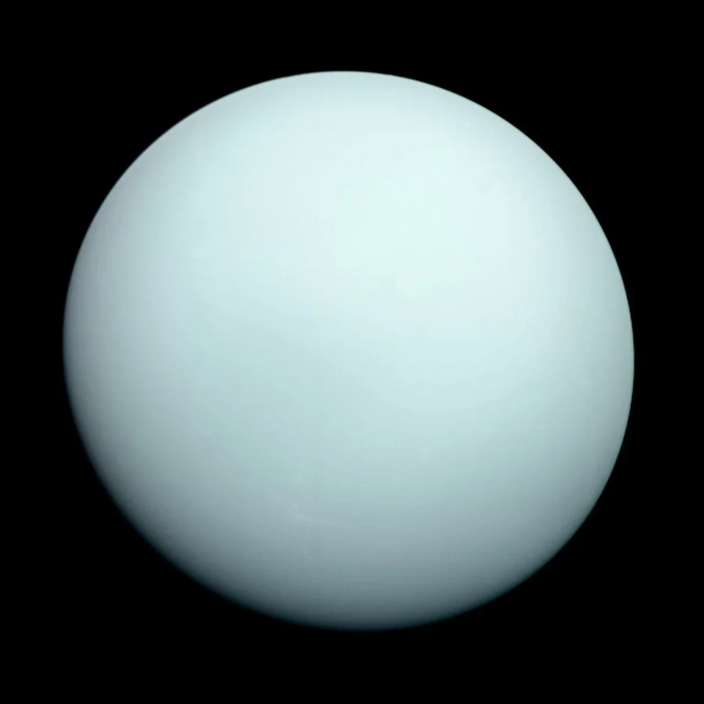 ボイジャー2号が撮影した青緑色の天王星