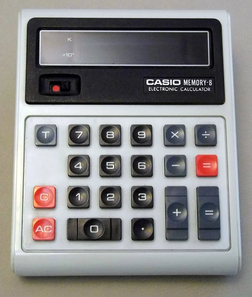 1970年代ごろに日本で製造されたカシオの電子式電卓