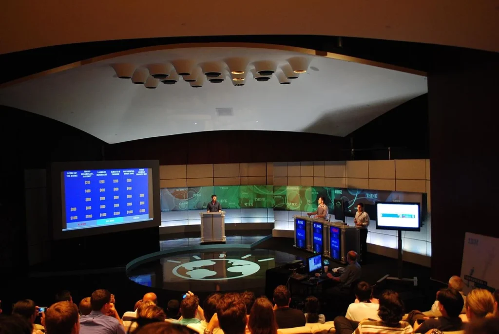 クイズ形式の試合でIBM Watsonを実演する様子
