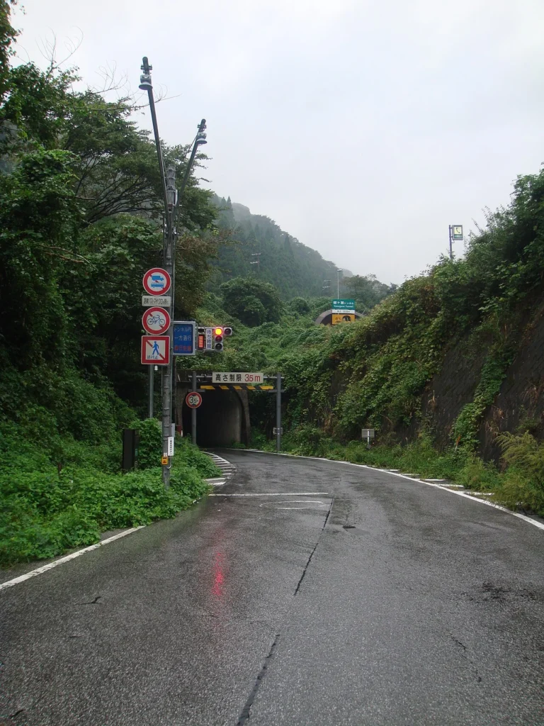 旧北陸本線の柳ヶ瀬トンネル