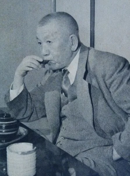 歌人・吉井勇の肖像写真