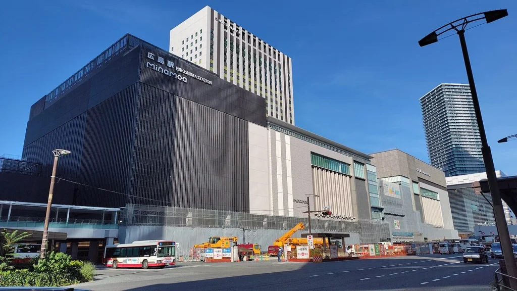 山陽本線の終着地点となった広島駅の駅舎