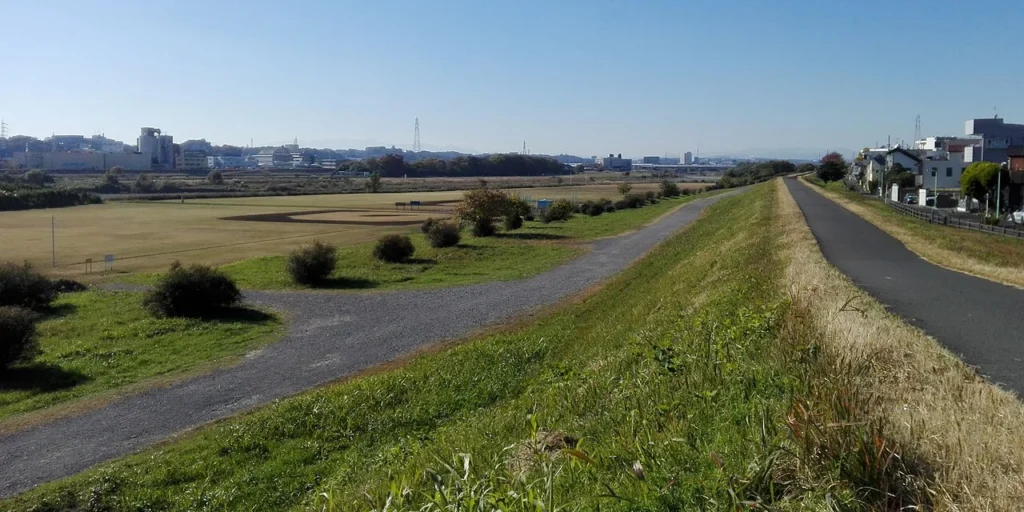 東京都世田谷区鎌田にある多摩川の河川敷の写真