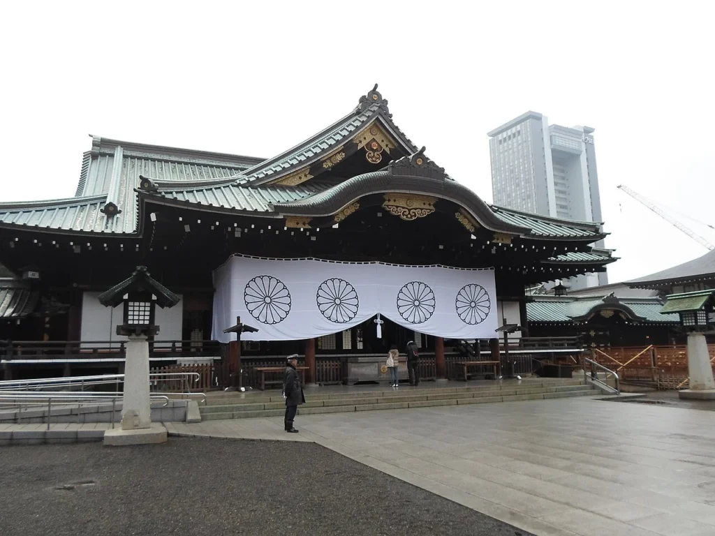 日米拳闘大試合が行われた靖国神社の拝殿